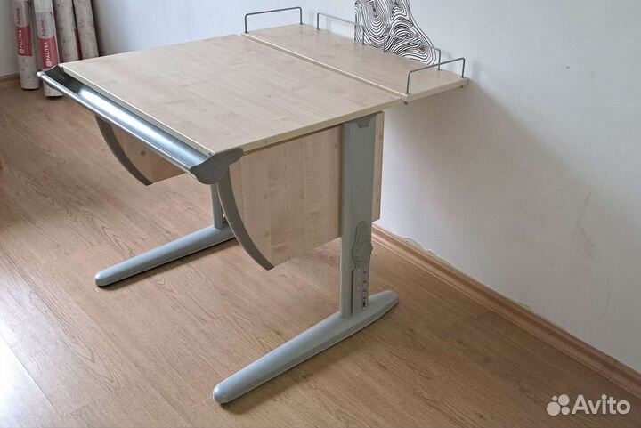 Детский стол парта