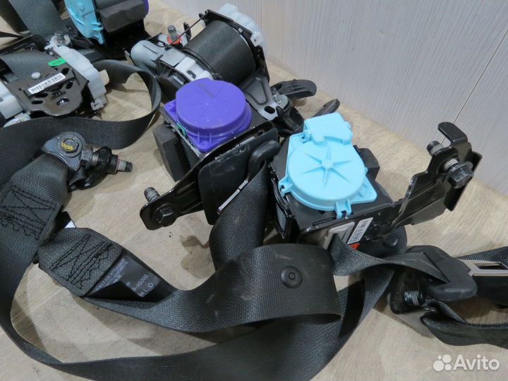 Ремень безопасности задний Hyundai Solaris 2