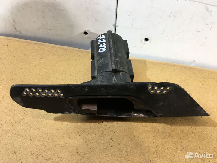 Кронштейн фароомывателя правый Volkswagen Jetta 6