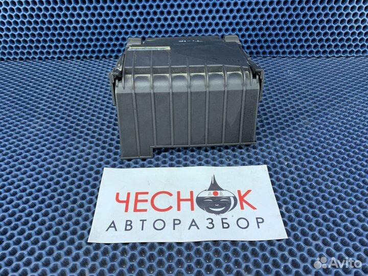 Крышка блока предохранителей VW Tiguan NF