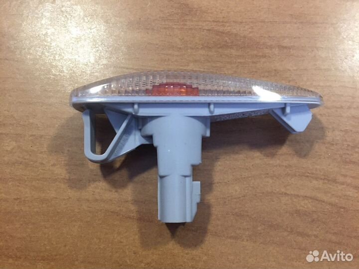 Повторитель поворота в крыло mitsubishi