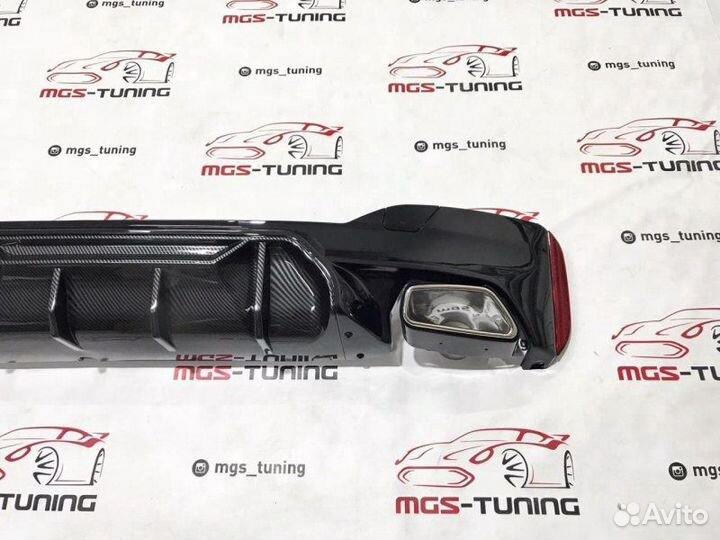 Диффузор M5-CS под карбон c насадками BMW 5 G30