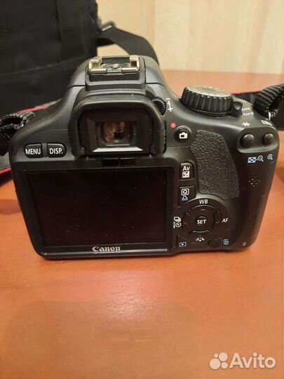 Зеркальный фотоаппарат Canon EOS 550D