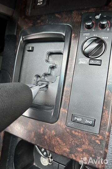 Накладка селектора АКПП Toyota Land Cruiser 200