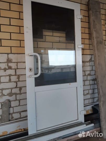 Дверь пластиковая пвх входная бу стекло