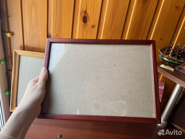 Две деревянные рамки для фото 21х29 (цена за обе)