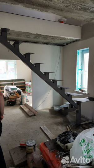 Возведение лестницы на второй этаж