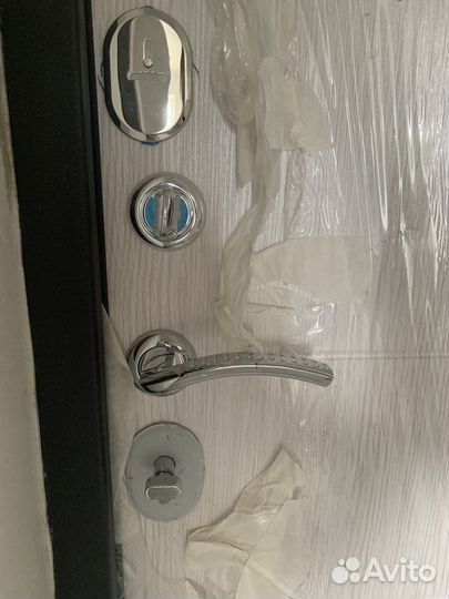 Дверь входная от застройщика