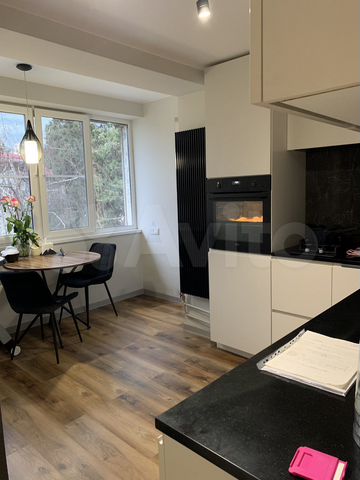 2-к. квартира, 57 м², 3/5 эт.