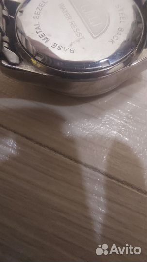 Наручные часы gq женские