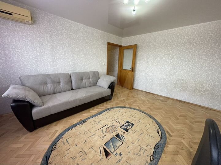 2-к. квартира, 50 м², 8/9 эт.