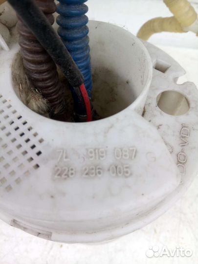 Насос топливный Volkswagen Touareg 2006г