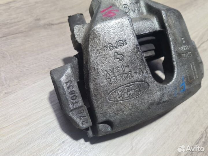 Суппорт передний левый Ford Focus 3 2.0 2012