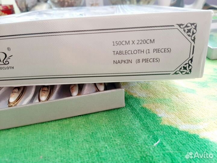 Скатерть, ложечки,блюдца