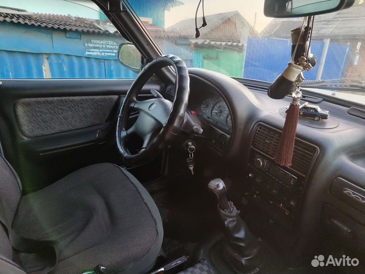 ГАЗ 31105 Волга 2.3 МТ, 2004, битый, 111 000 км
