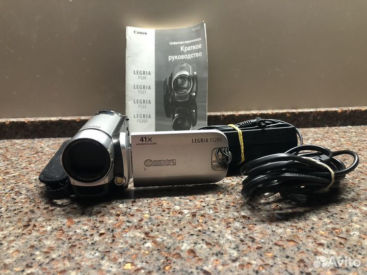 Видеокамера Canon Legria FS200