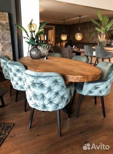 Овальный стол из массива