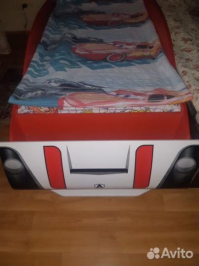 Кровать машина, стеллаж, матрас для мальчика
