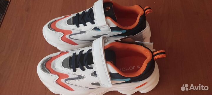 Кроссовки белые 37