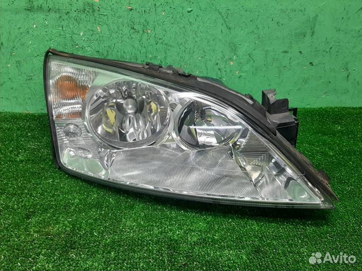 Фара правая Ford Mondeo 3 2002