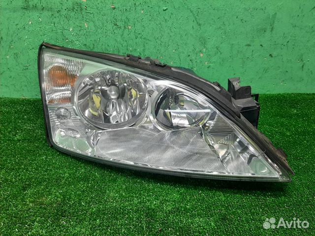 Фара правая Ford Mondeo 3 2002