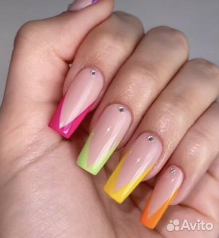 Наращивание ногтей, маникюр