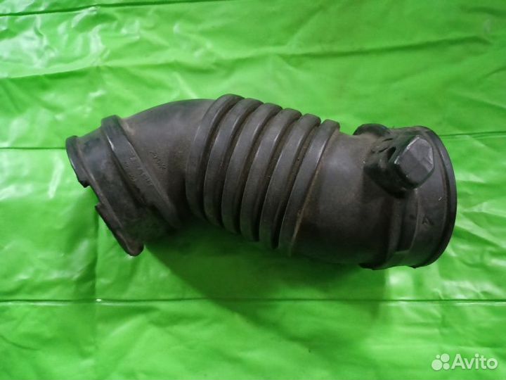 Патрубок воздушного фильтра Subaru Forester SG9 06