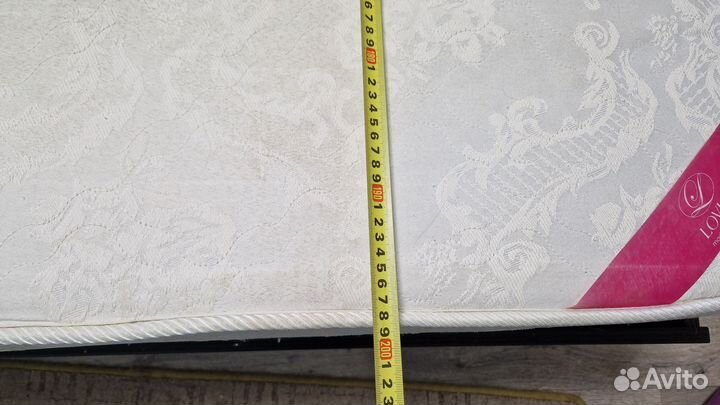 Кровать двухспальная с матрасом 160 200