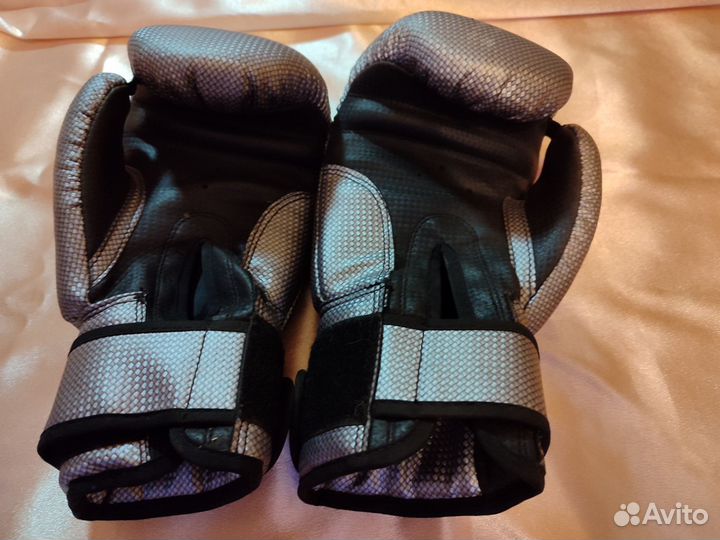 Боксерские перчатки 8 унций