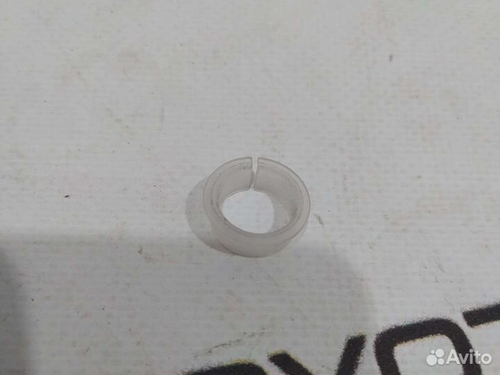 Втулка крепления подлокотника Nissan Note E11