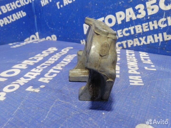 Крепление двигателя Toyota Camry 40 седан 2AZ-FE