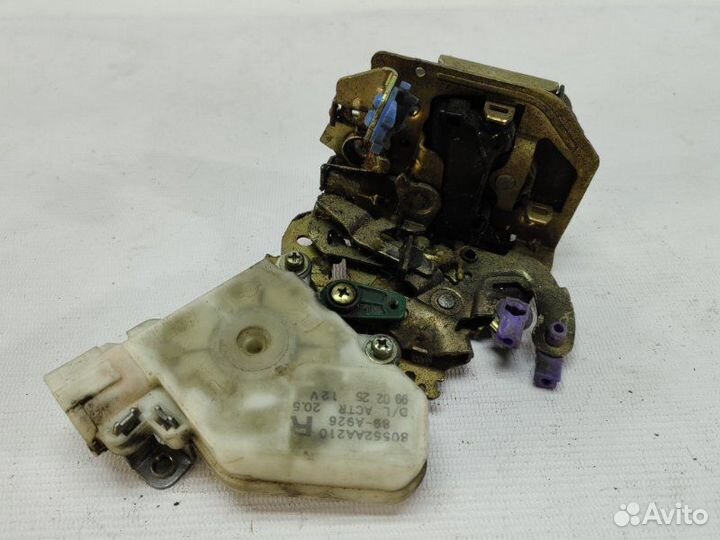 Замок двери задний правый Nissan Cefiro 1998-2003