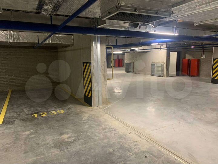 Машиноместо, 13 м²