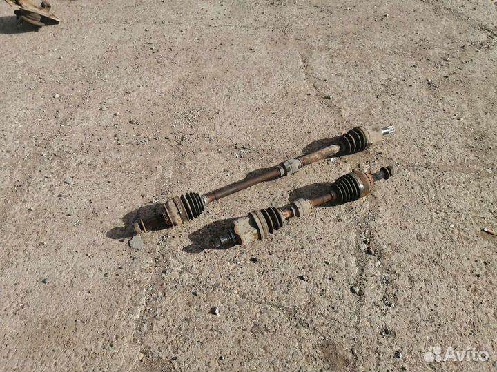 Привод левый лансер 9