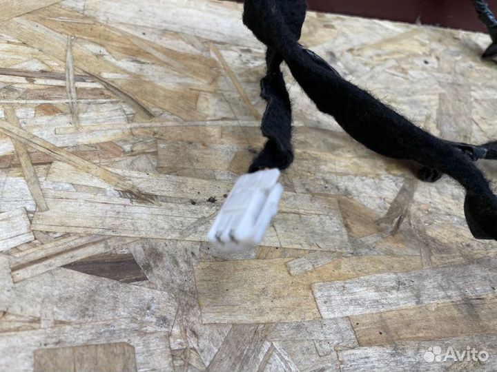 Проводка двери передняя правая Renault Duster