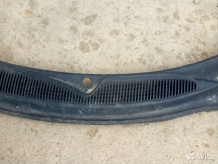 Жабо под лобовое стекло Dodge Stratus Цельный