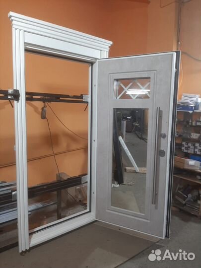 Двери входные