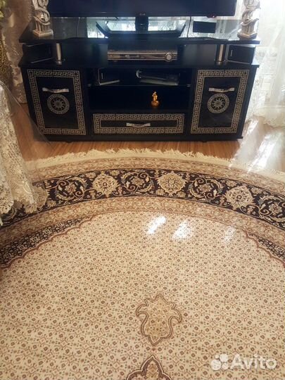 Подставка под телевизор