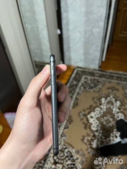 iPhone 8, 64 ГБ