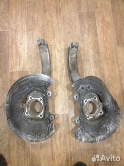 Поворотный кулак цапфа BMW X5 E70/F15, X6 E71/F16