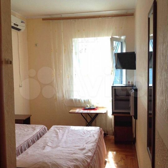 Комната 13 м² в 3-к., 2/2 эт.