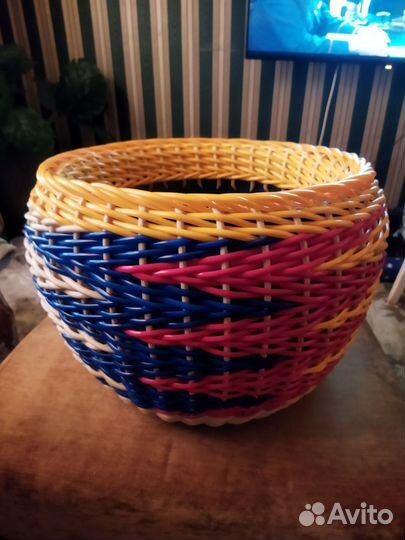 Кашпо напольное, ротанг