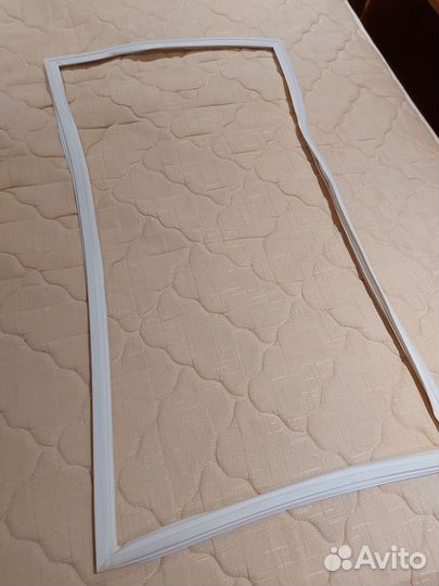 Уплотнительная резинка для двери холодильника