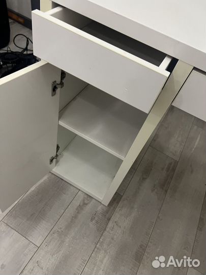 Письменный стол