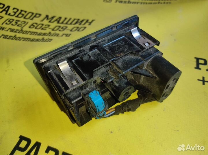 Блок управления светом Opel Zafira B