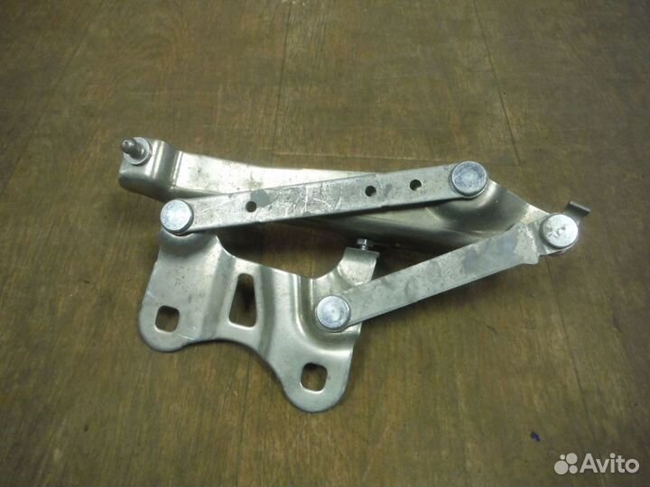 Петля капота правая Range Rover Sport 2 2017