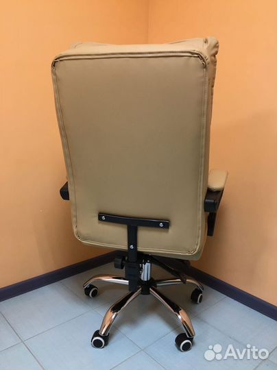Офисное кресло (геймерское). Кресло для директора