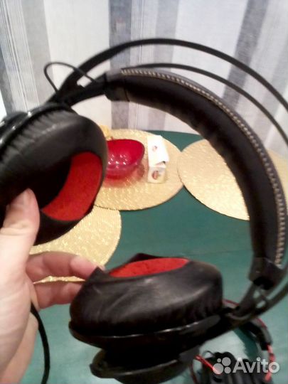 Наушники Hyper X Revolver s сломанные