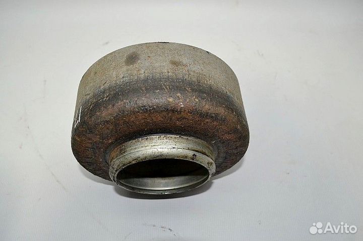 Стакан воздушной подушки переднего моста, правый i