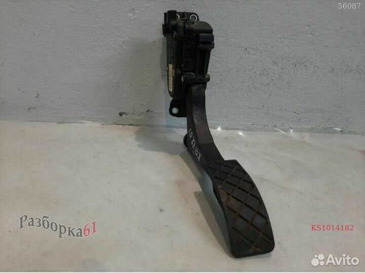 Педаль газа audi A1 8X